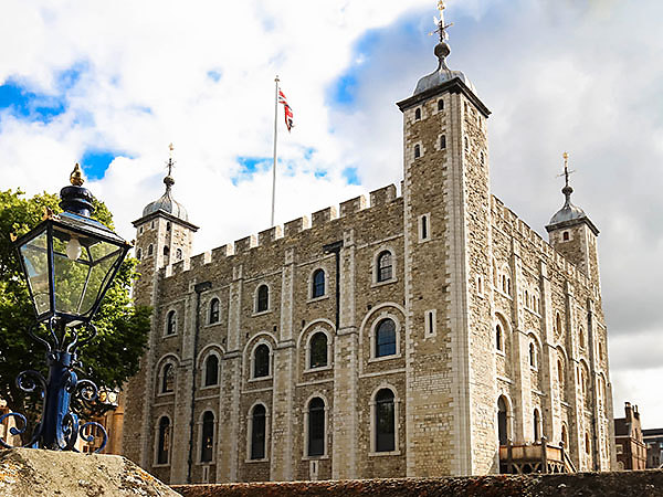 London-Vintry-Thames-Exchange-Tower-of-London-Carpark-Attraction